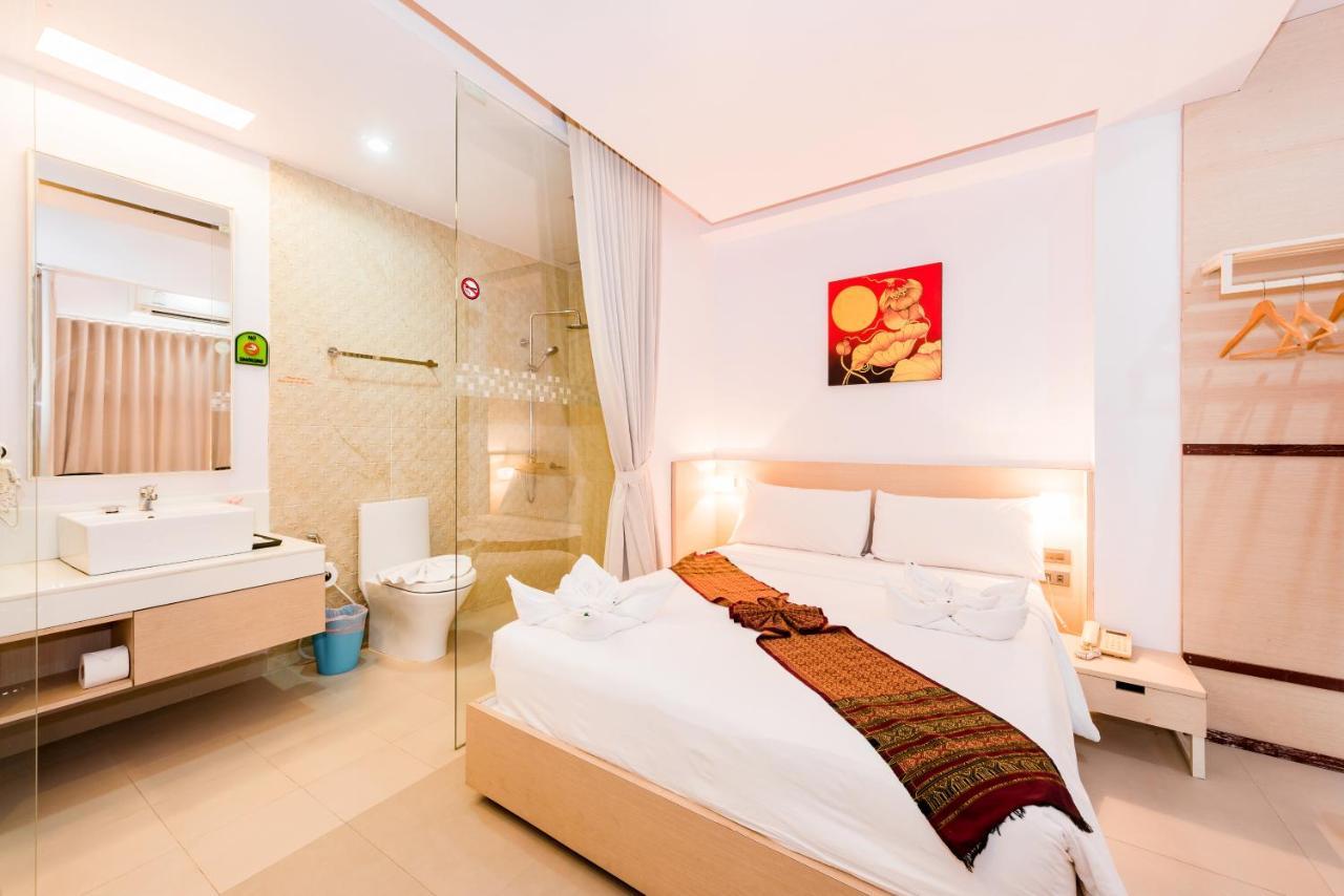 My Hotel Phuket Patong Buitenkant foto