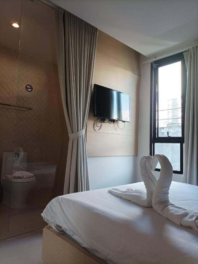 My Hotel Phuket Patong Buitenkant foto