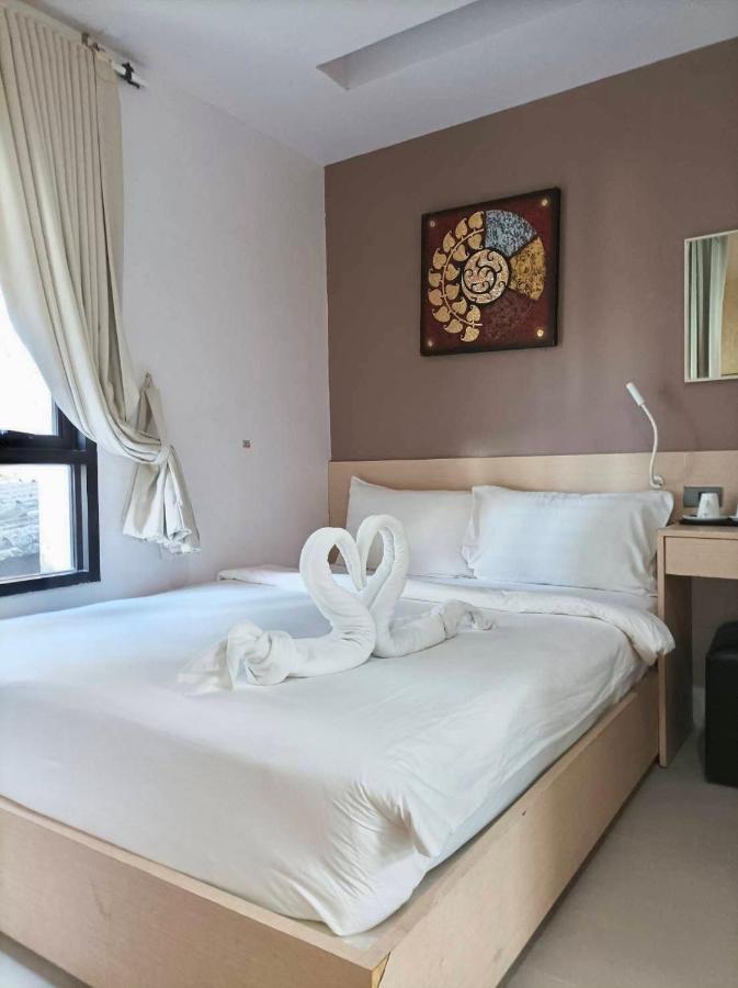 My Hotel Phuket Patong Buitenkant foto